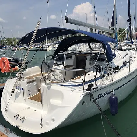 Bavaria Cruzer Botel *