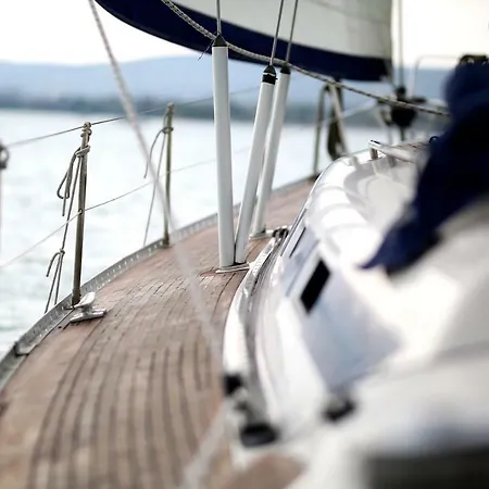 Botel Bavaria Cruzer